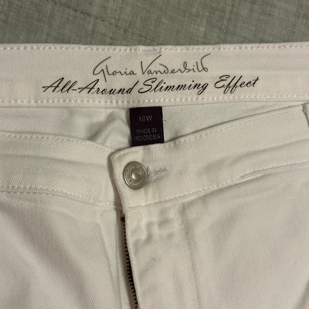 White woman’s shorts plus size